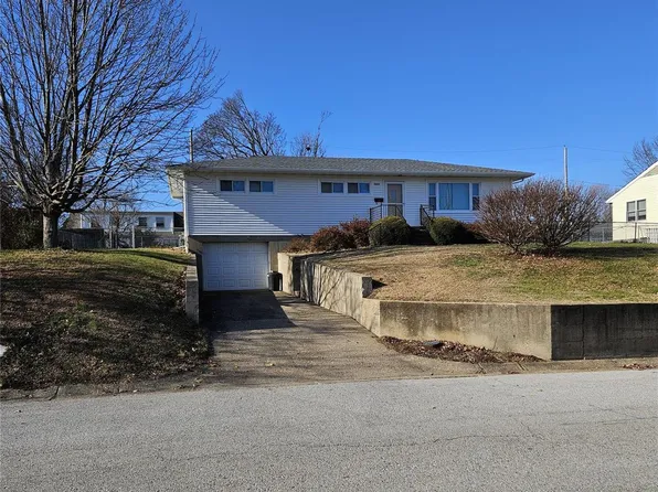 5005 Wyaconda St, Hannibal, MO 63401