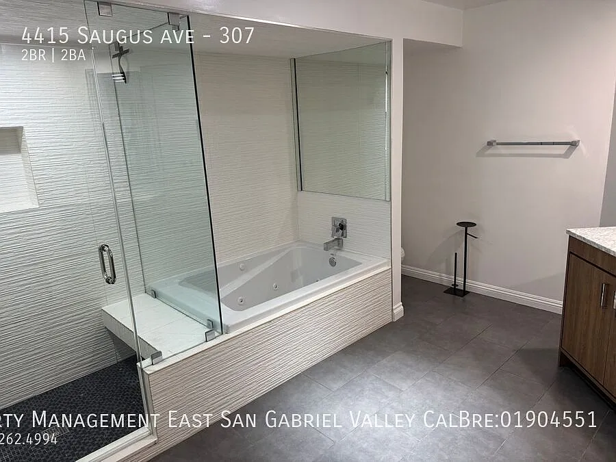 Stunning Sherman Oaks Condo In Prime Location — Photo 4