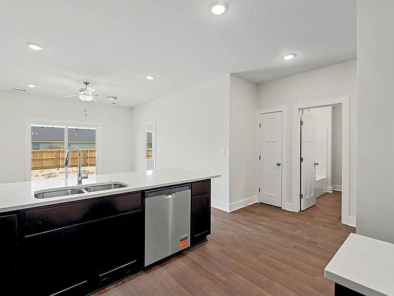 3rd image of 2939 S Cedar Crest St #100