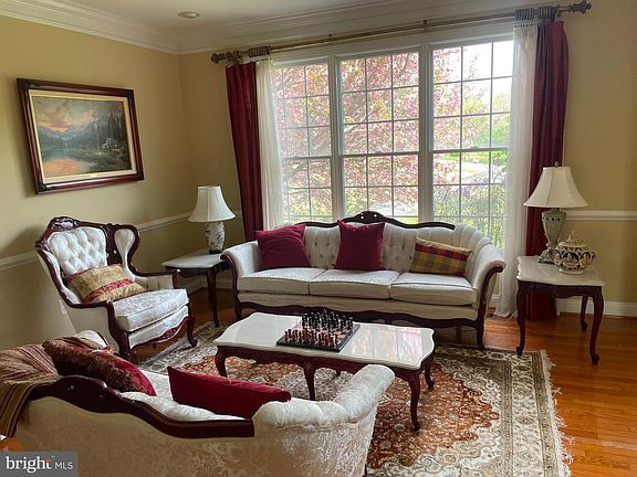 5th image of 15033 Oak Ridge Ct