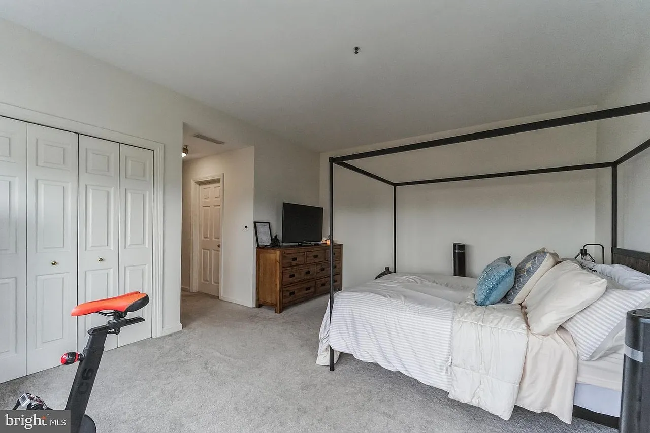 10 East Lee Street - 1 — Photo 2
