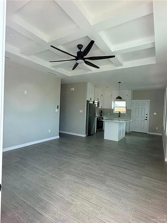3 bed, 2.0 bath, 1100 sqft, $1,350 — Photo 2