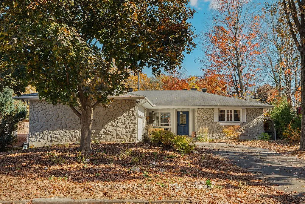 4 bed, $4,300 — Photo 1