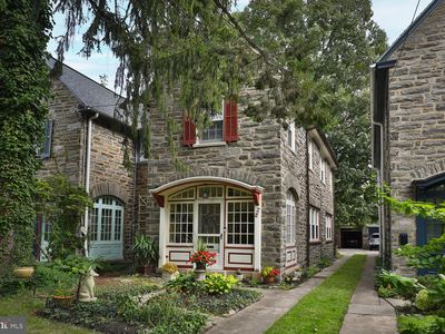 8023 Seminole St, Philadelphia, PA, 19118