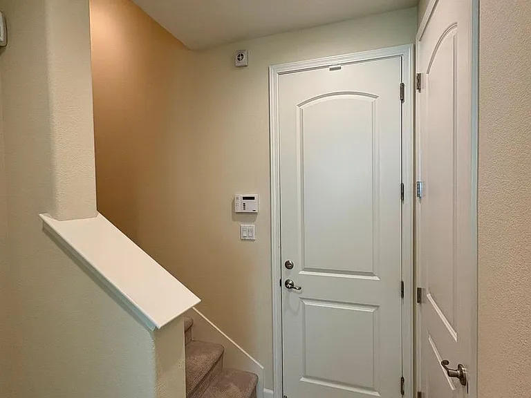 1658 N Pole Pl #1 — Photo 9