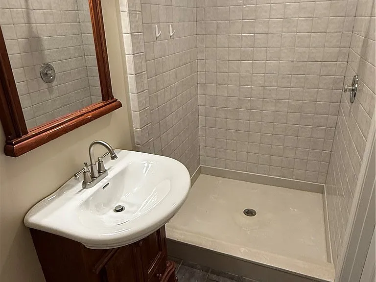 292 Tara Way — Photo 32