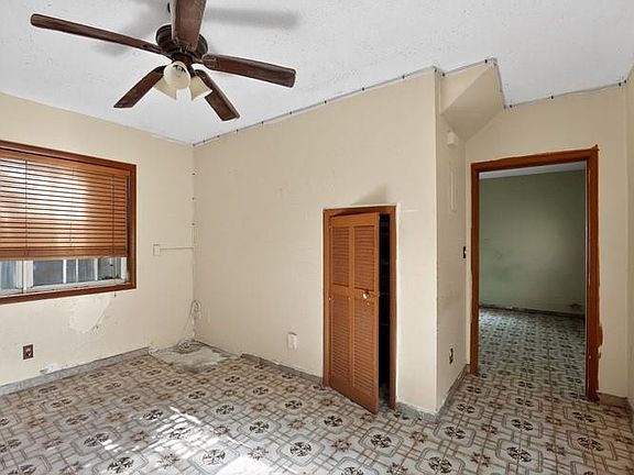 4th image of 1019 Packer Street