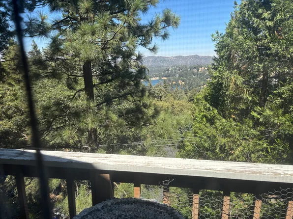 1102 Jungfrau Dr, Crestline, CA 92325