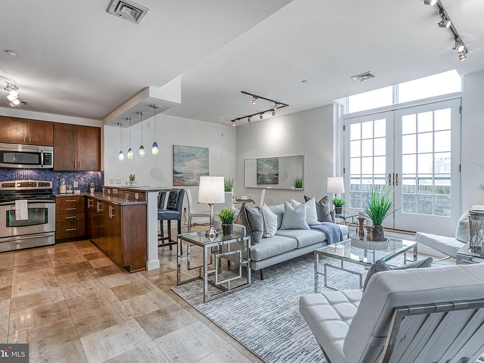 1st image of 111 S 15th St Penthouse P310