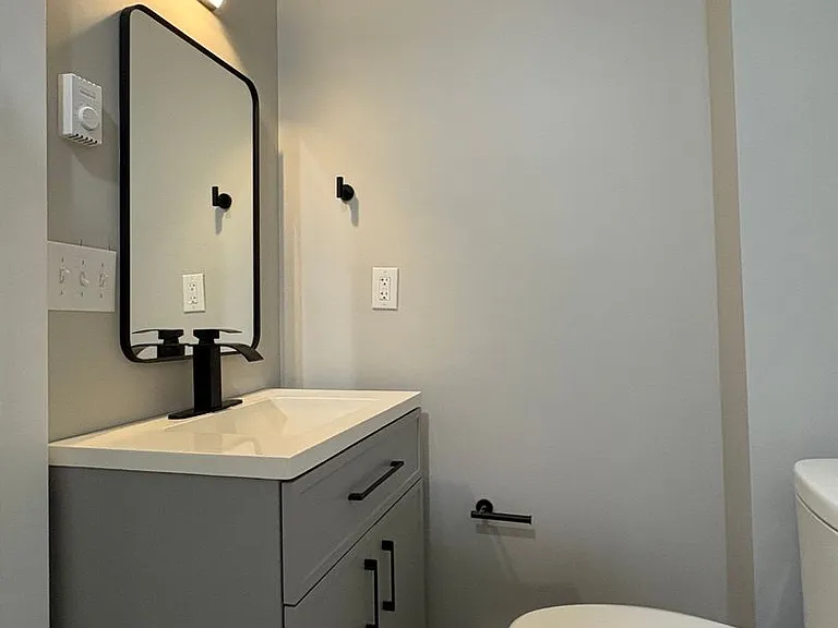200 Main St. - Red Pod — Photo 10