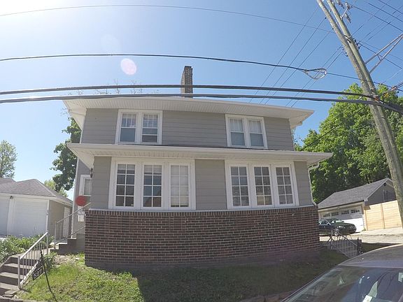 3rd image of 527 E 52nd St