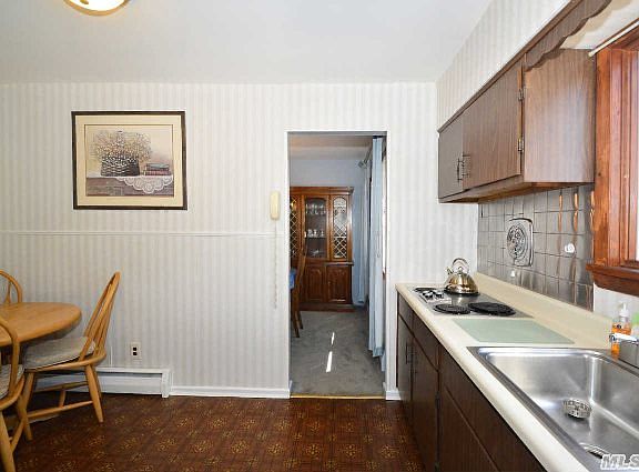 5th image of 11 E Haven Ln