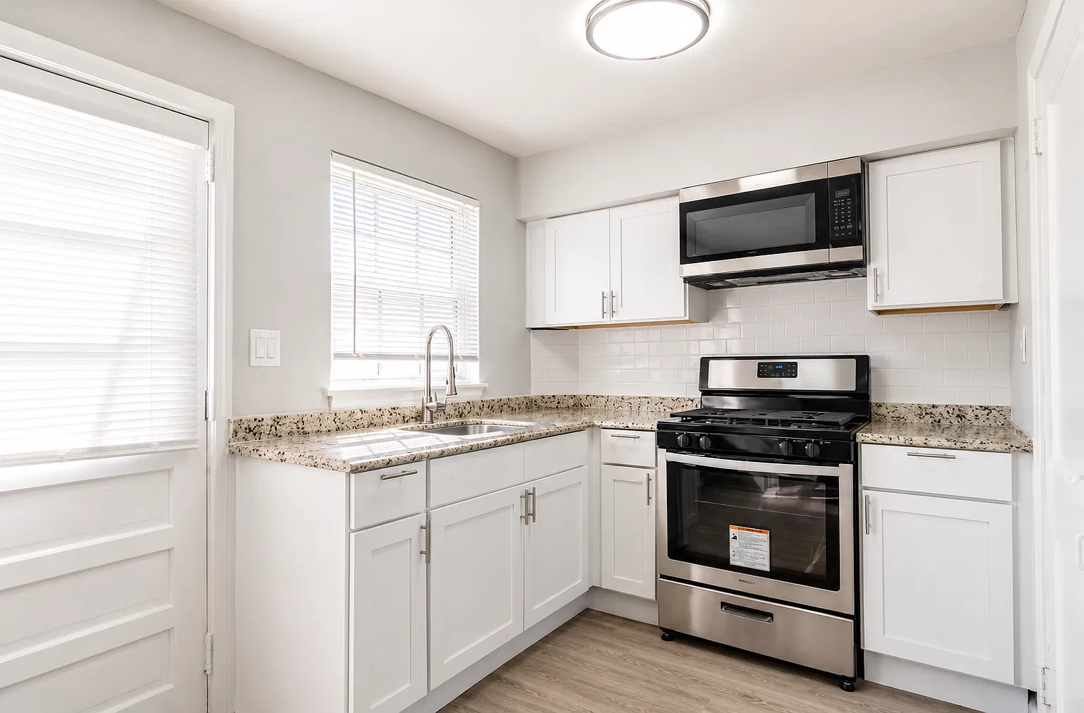 2 bed, $1,400 — Photo 1