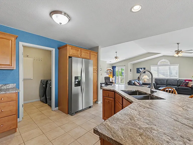 106 Essex Ln #3 — Photo 15