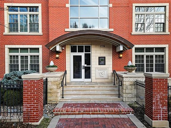 2nd image of 4937 Wyandotte St APT 400
