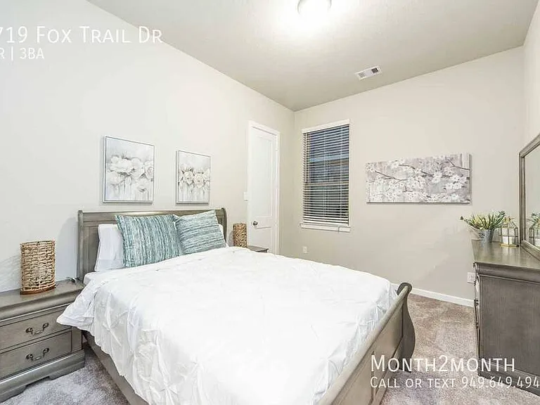 8719 Fox Trail Dr — Photo 12