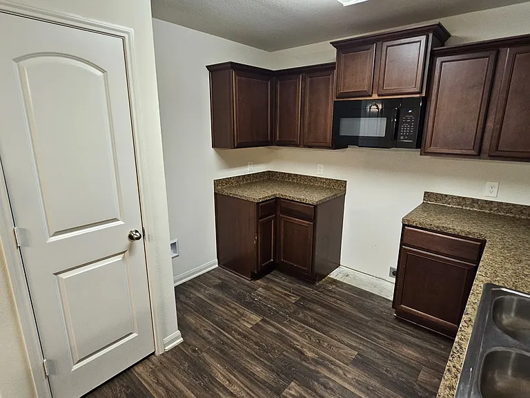 24053 Wilde Dr — Photo 7