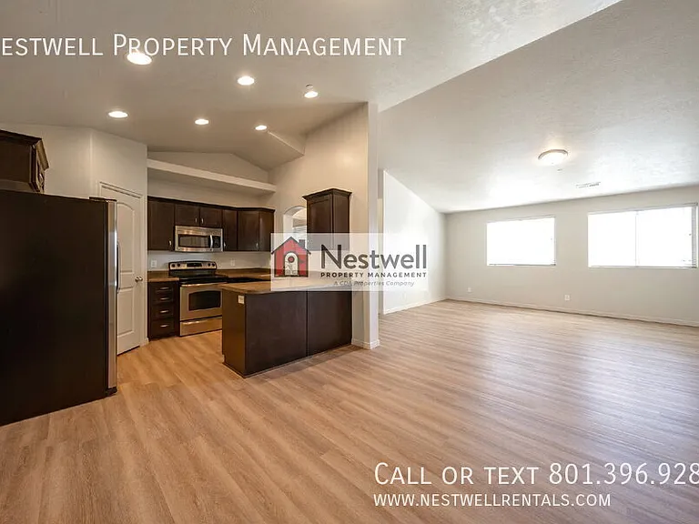 999 W Village River Ln #B9 — Photo 3