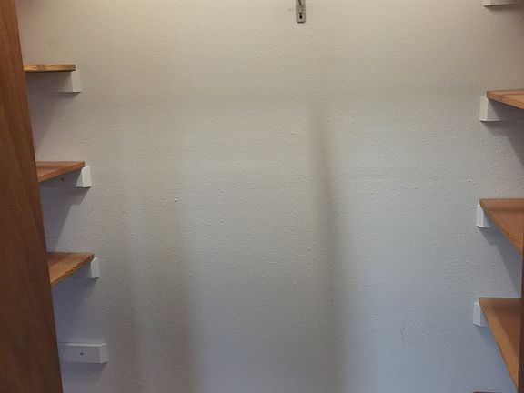 Bed 2 closet