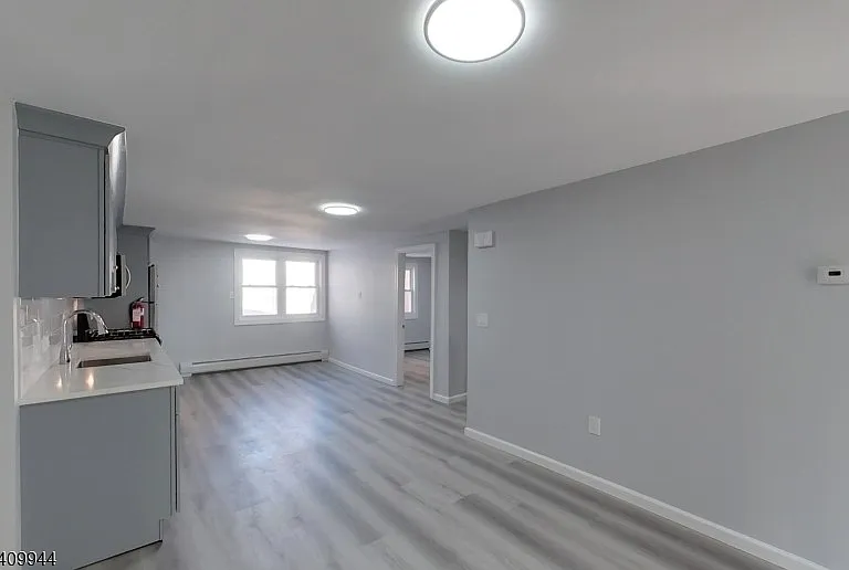 130 S 1st St #4 — Photo 9
