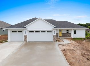214 Abby Ln, Francis Creek, WI 54214