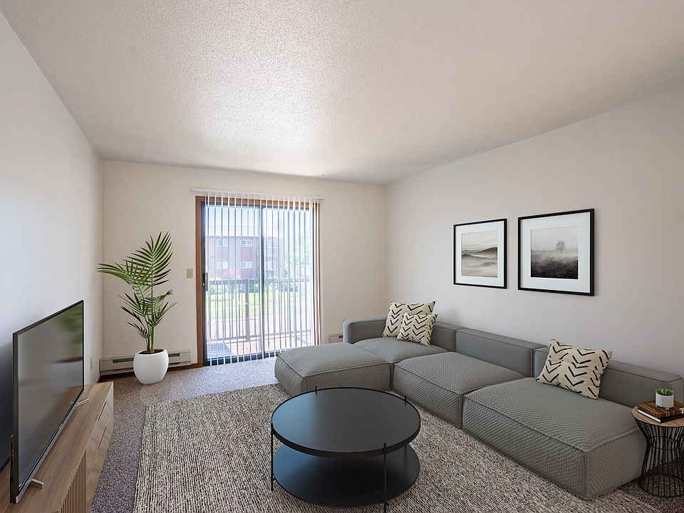 Fargo, ND Southview Village Apartments | Living