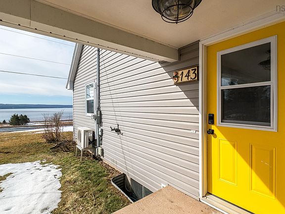 3rd image of 143 Oxley Steele Rd