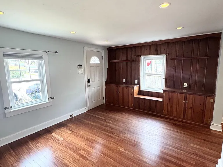 150 E Hartwell Ln — Photo 11