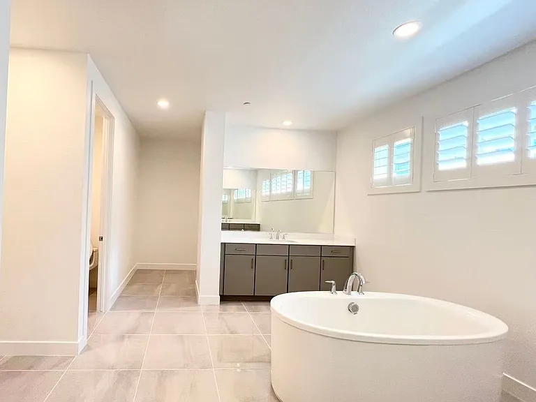 10743 Patina Hills Ct — Photo 32