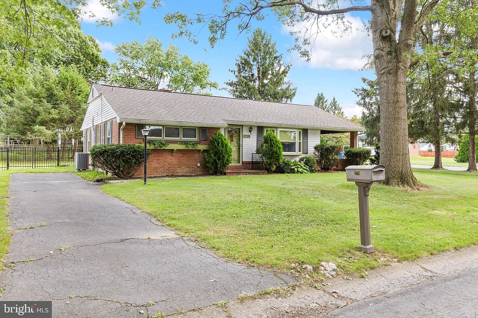2704 Kimberly Rd photo 1