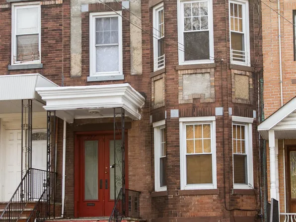 227 Manhattan Ave, Jersey City, NJ 07307