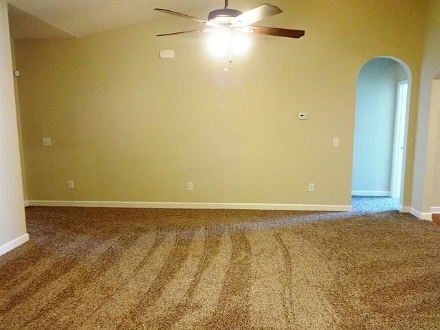 515 Crossland Dr — Photo 8