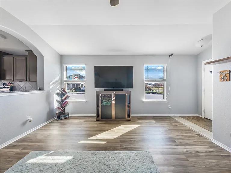 137 Hematite Ln — Photo 8