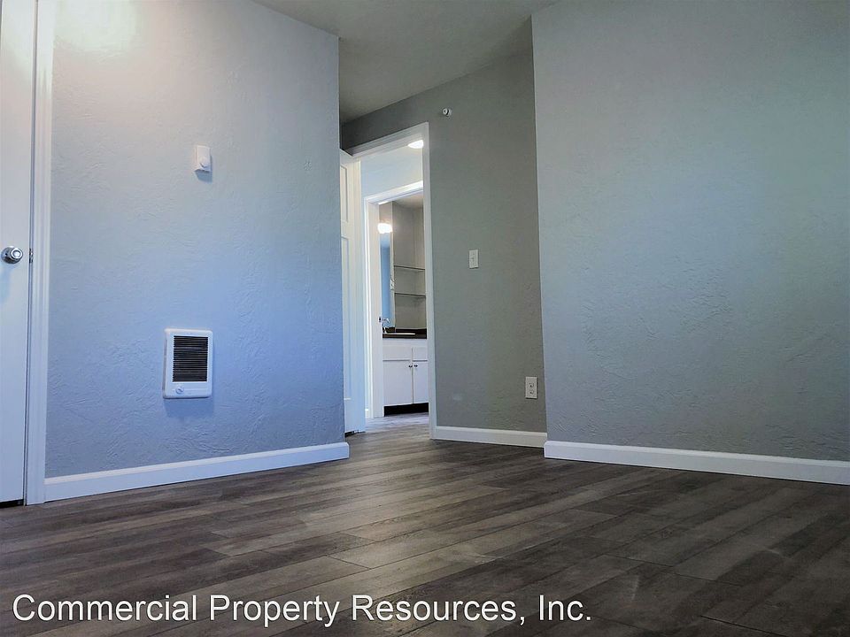 1st image of 611 W Maple St #7889275
