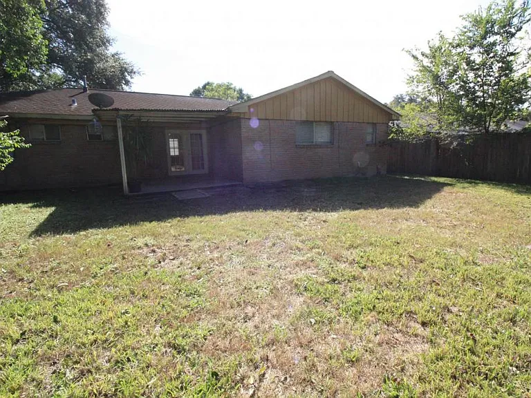 5830 Effingham Dr — Photo 9