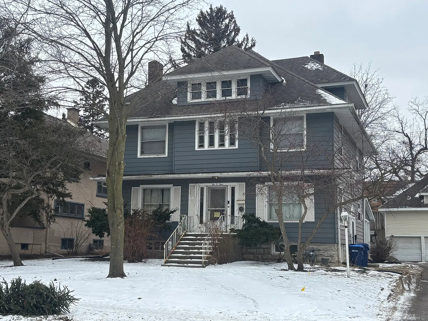 204 W Locust St photo 1