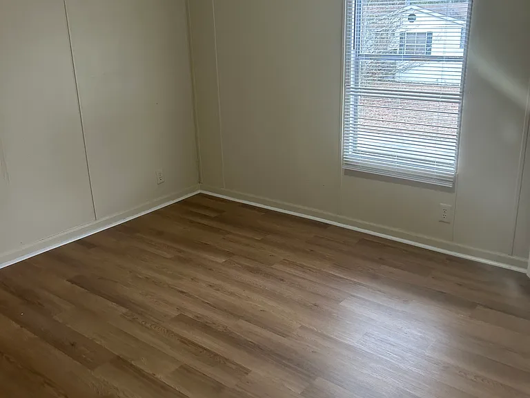 142 Industrial Dr #D9 — Photo 2