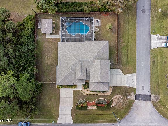 3rd image of 870 Pebble Ave NE