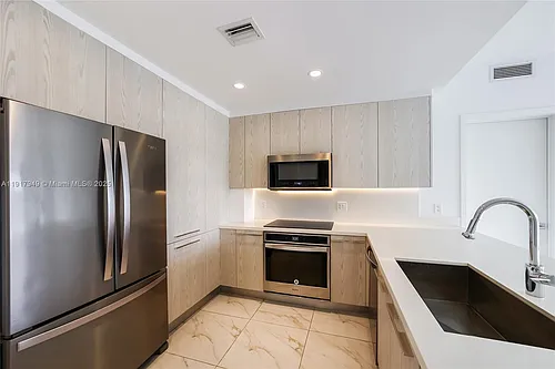 2000 Metropica Way Photo 1