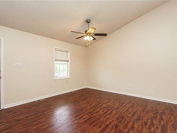 5th image of 21616 Stuart Ave