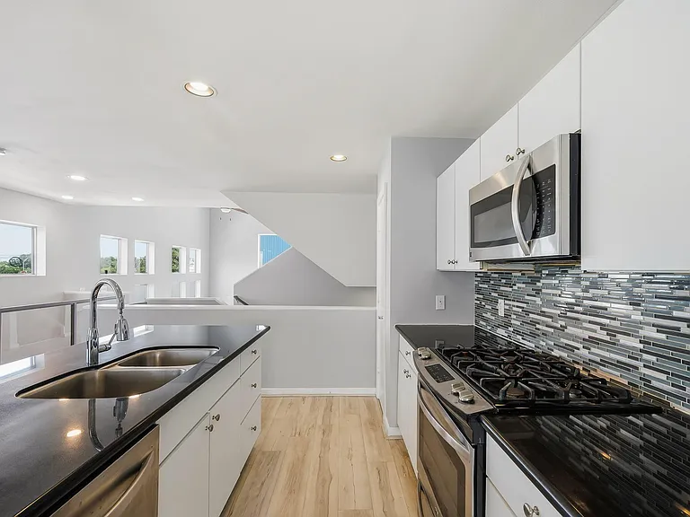6908 Yellowstone Way Dr — Photo 18