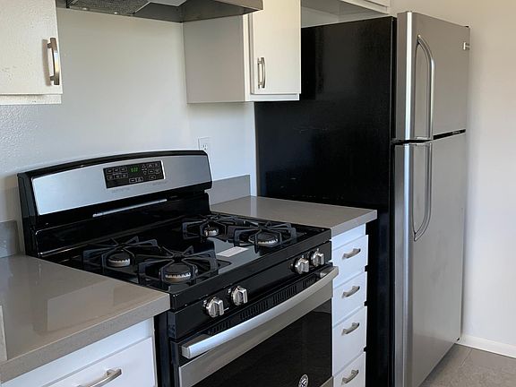 3rd image of 5721 Elmer Ave #4