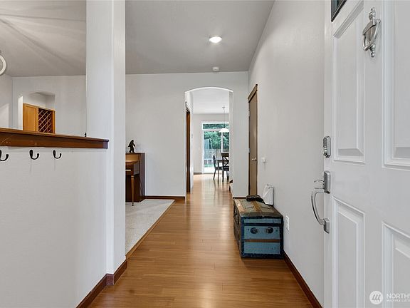 4th image of 8605 29th Way SE