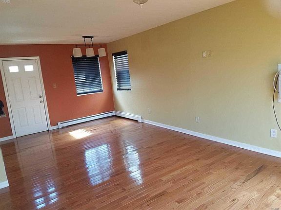 2nd image of 17612 Baisley Blvd