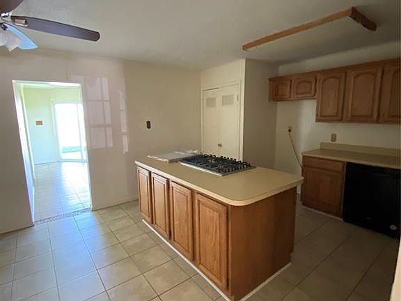 5th image of 2518 Robertson Dr