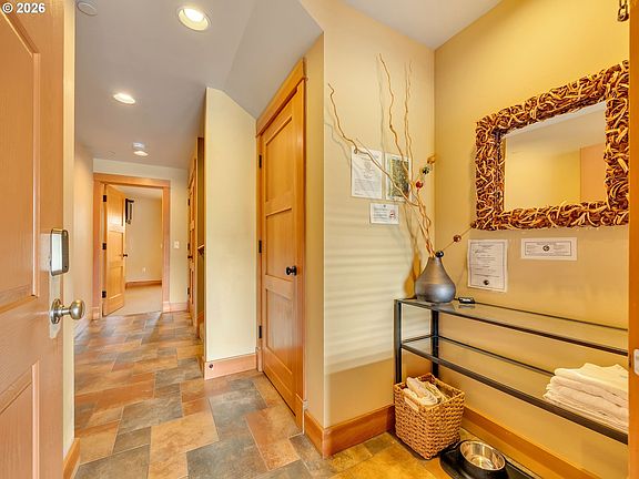4th image of 132 E Surfcrest Ave #A2-d