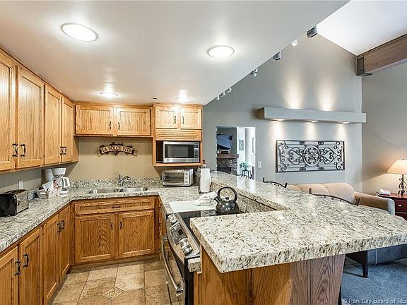 2nd image of 1485 Empire Ave #416