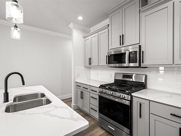 2nd image of 8056 Meadowbrook Dr