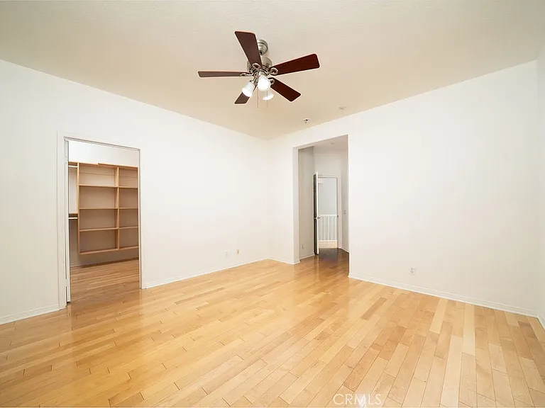 30 Burlingame — Photo 10
