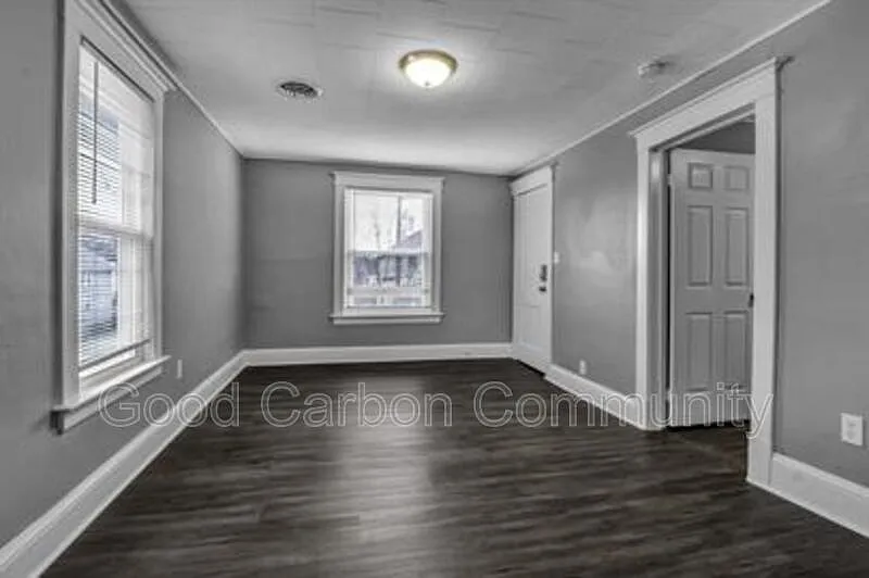2 bed, 1.0 bath, $1,250 — Photo 4